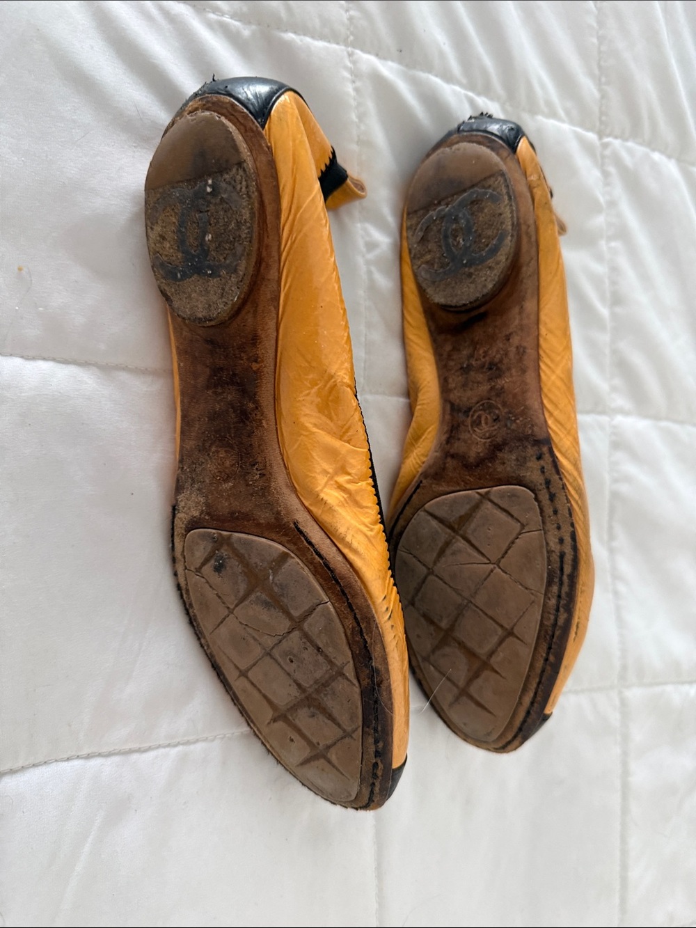 CHANEL Tan and Black Cap-Toe Ballet Flats - Picture 3 of 5